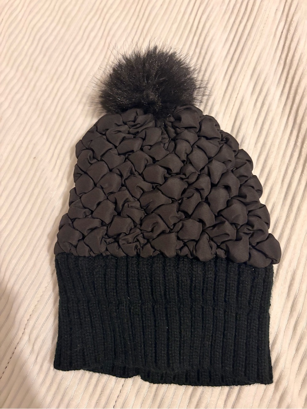 Source Unknown Black Textured Pom-Pom Knit Hat